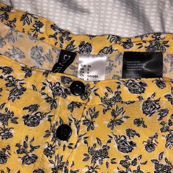 Floral patterned button up skirt by H & M - Picture 2 of 2